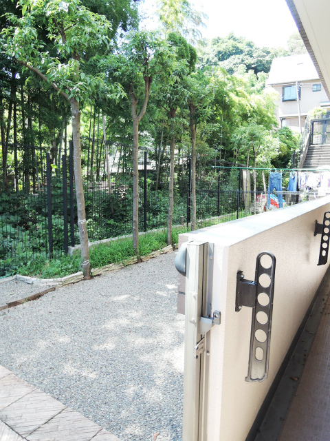 日神パレステージ磯子の森７番館 庭