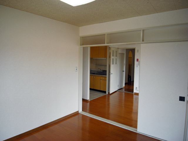 日商岩井鶴見マンション リビング