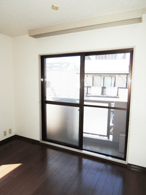 ＮＩＣＥアーバン中野方南町 リビング