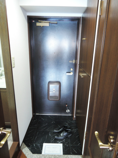 ＮＩＣＥアーバン東駒形 玄関