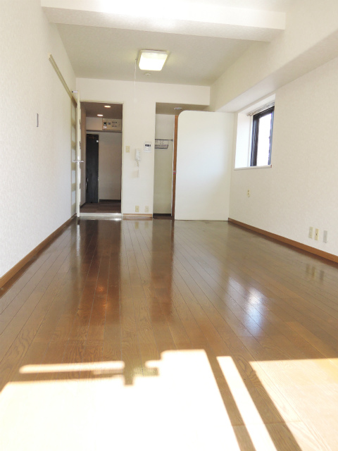 ＮＩＣＥアーバン東陽町 リビング