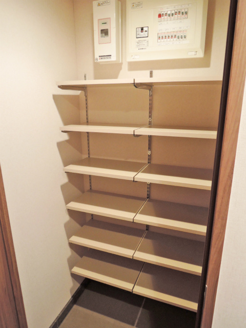クレッセント川崎タワー 収納