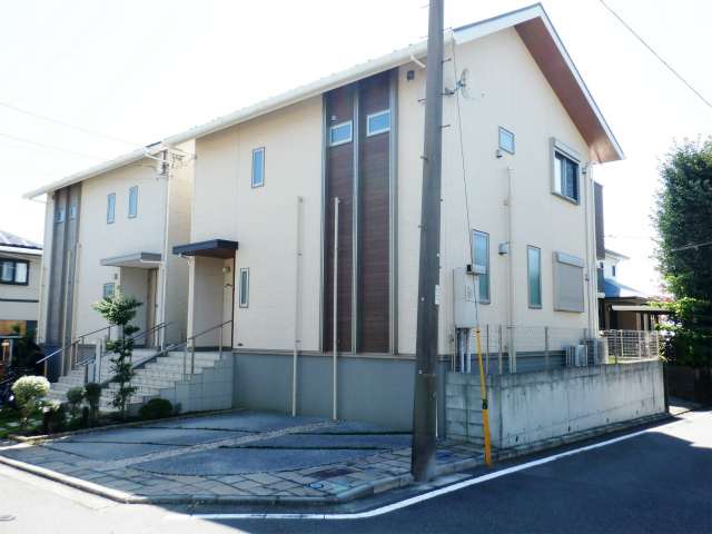 東寺尾六丁目戸建 駐車場