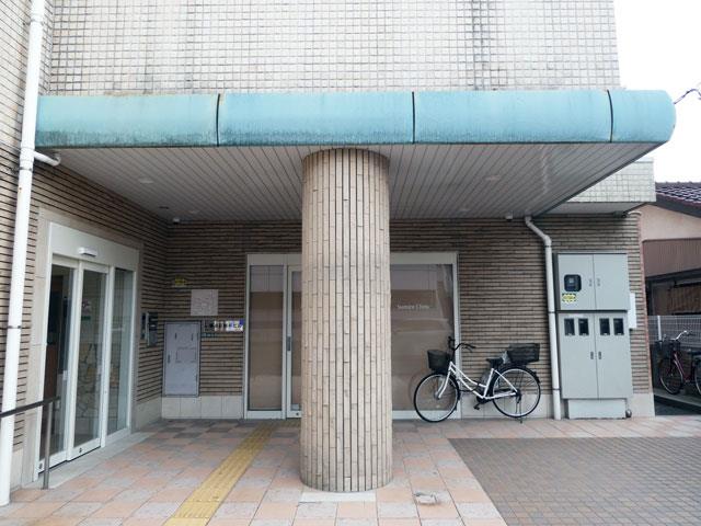 第４６新井ビル エントランス