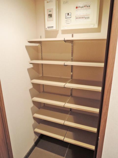 クレッセント川崎タワー 収納