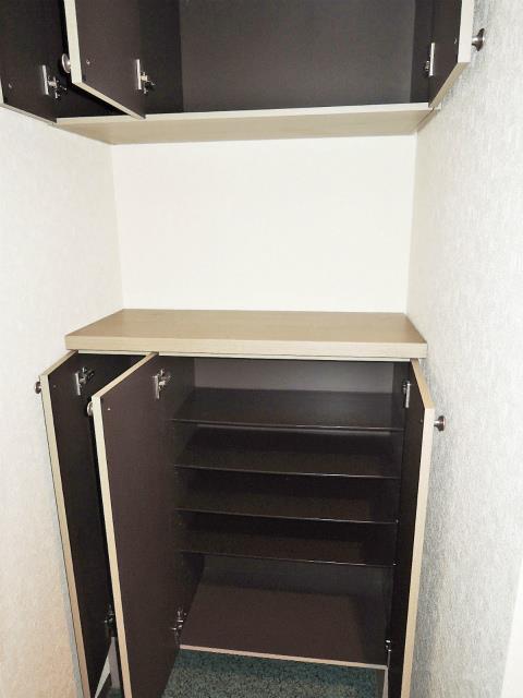 ガルファーサ新横浜 収納